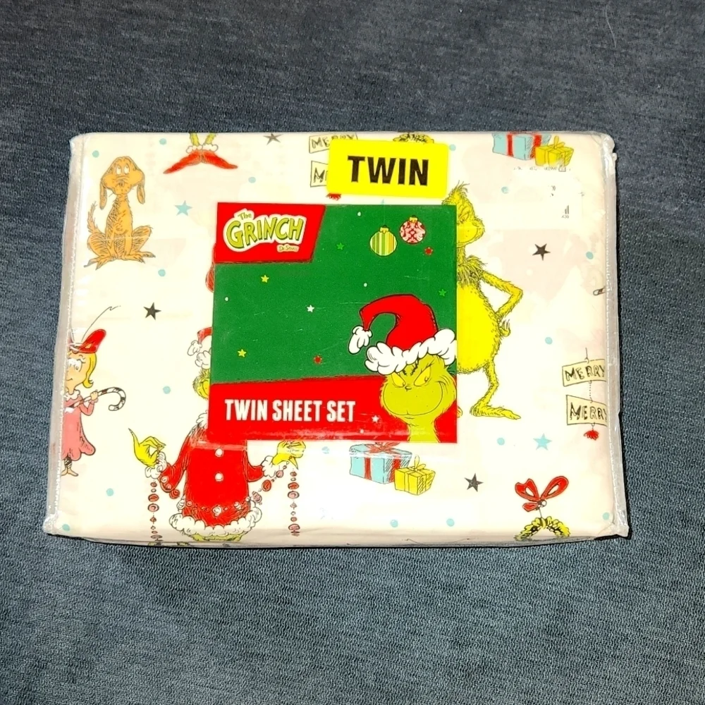 The Grinch Merry Xmas Tween cotton  sheet set New in pack